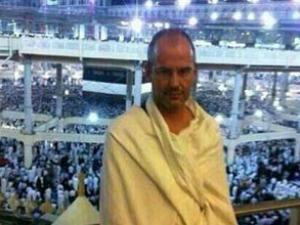 Fitna Producer Performs Hajj